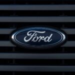 Ford kontra GM: wojna gigantów, która ukształtowała amerykański przemysł samochodowy